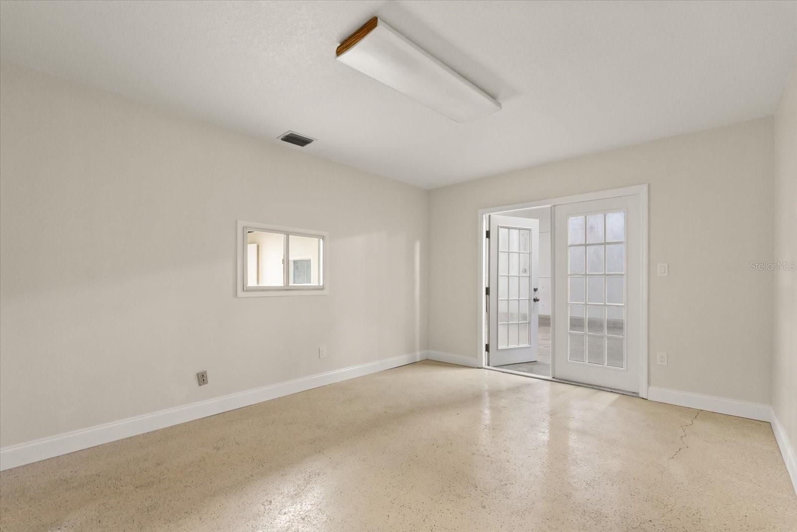 260 POWER CT 110 - Commercial Lease