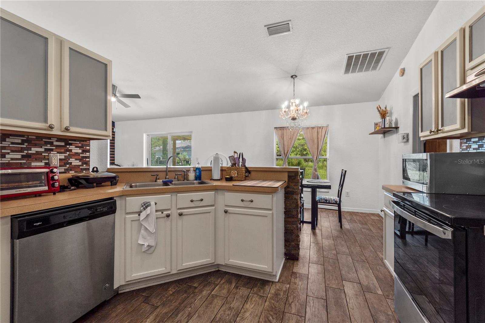 SILVER SPGS SHORES UN 42 - Residential