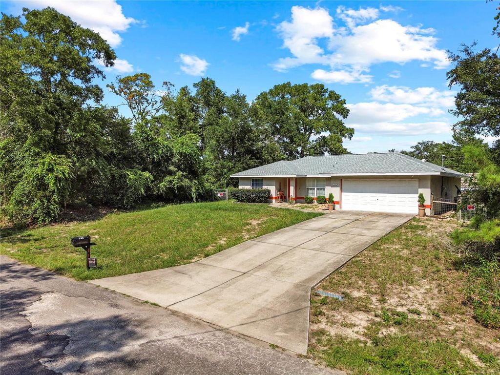 Photo of 113 Guava Terrace, Ocklawaha, FL 32179 (MLS # OM706539)