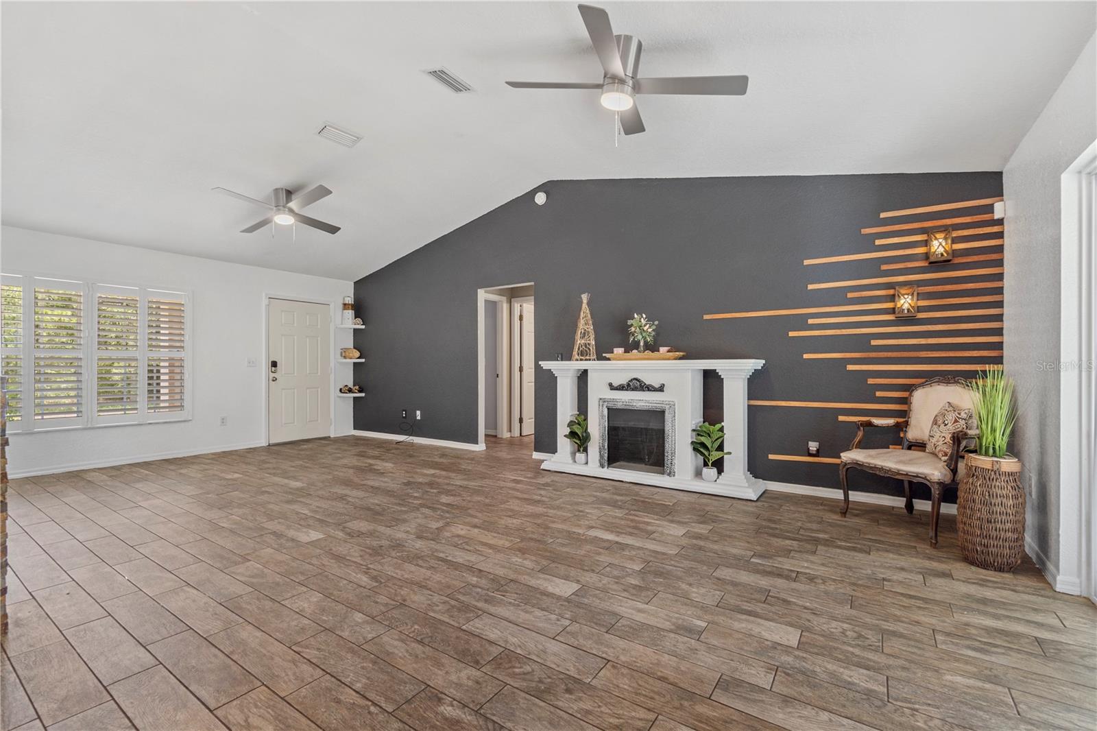 SILVER SPGS SHORES UN 42 - Residential