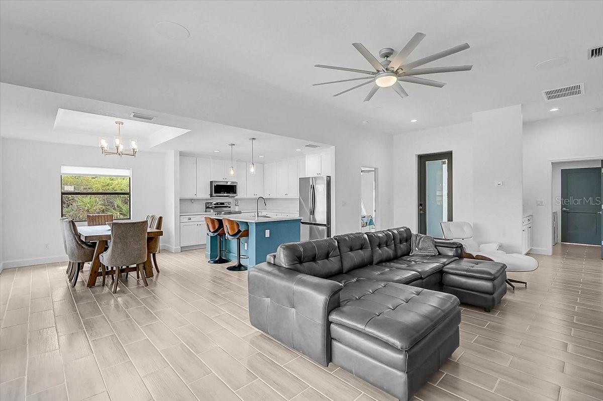 ROTONDA LAKES - Residential