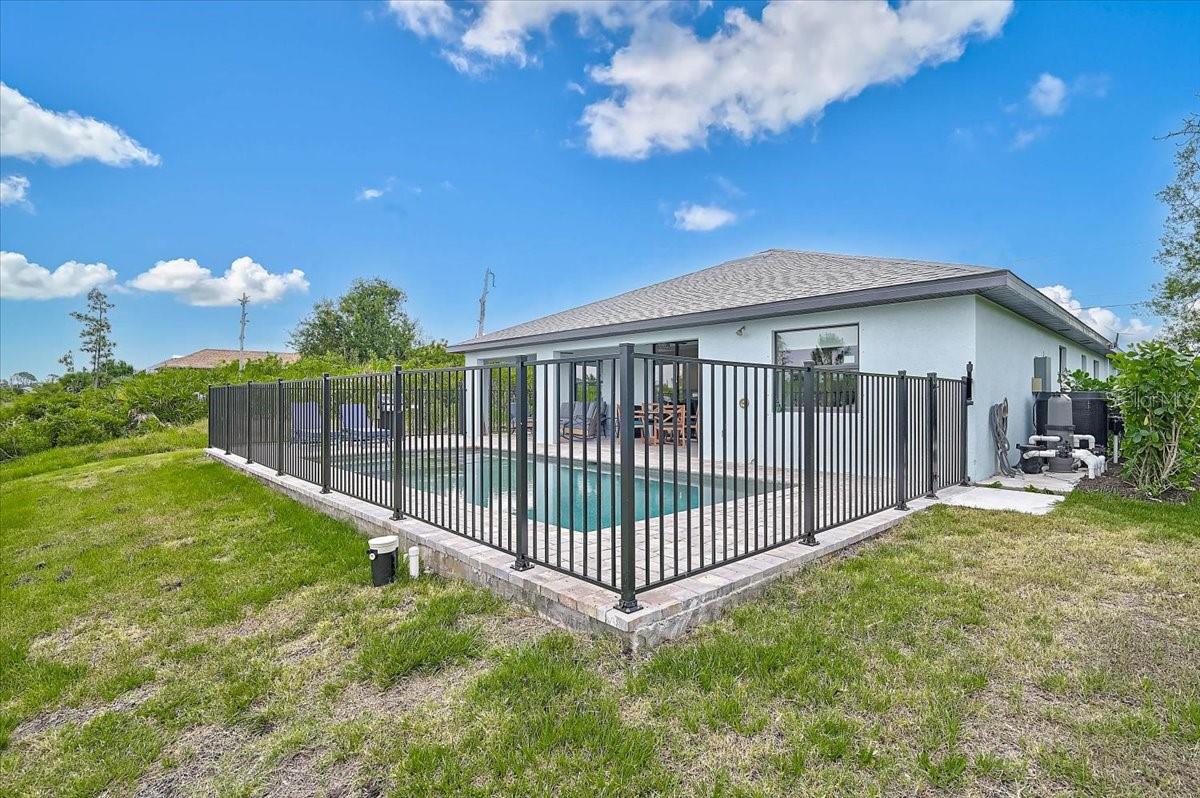 ROTONDA LAKES - Residential