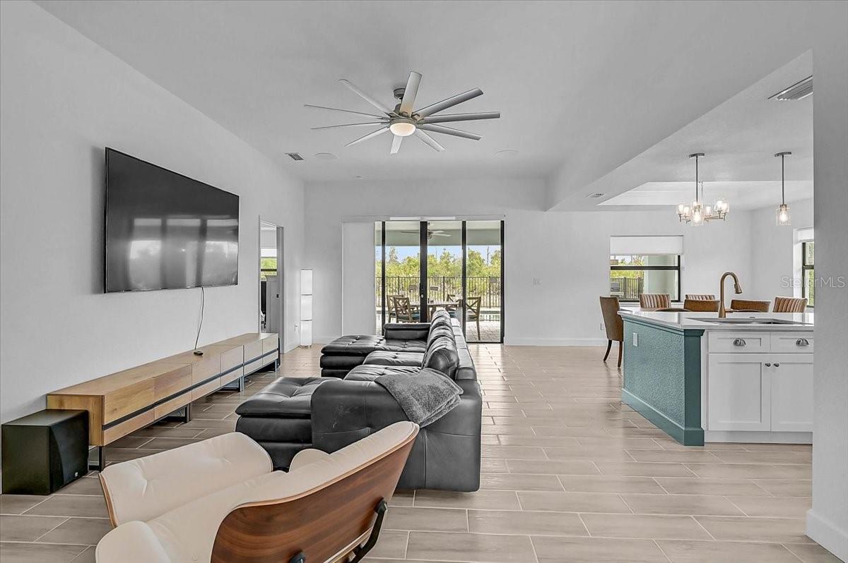 ROTONDA LAKES - Residential
