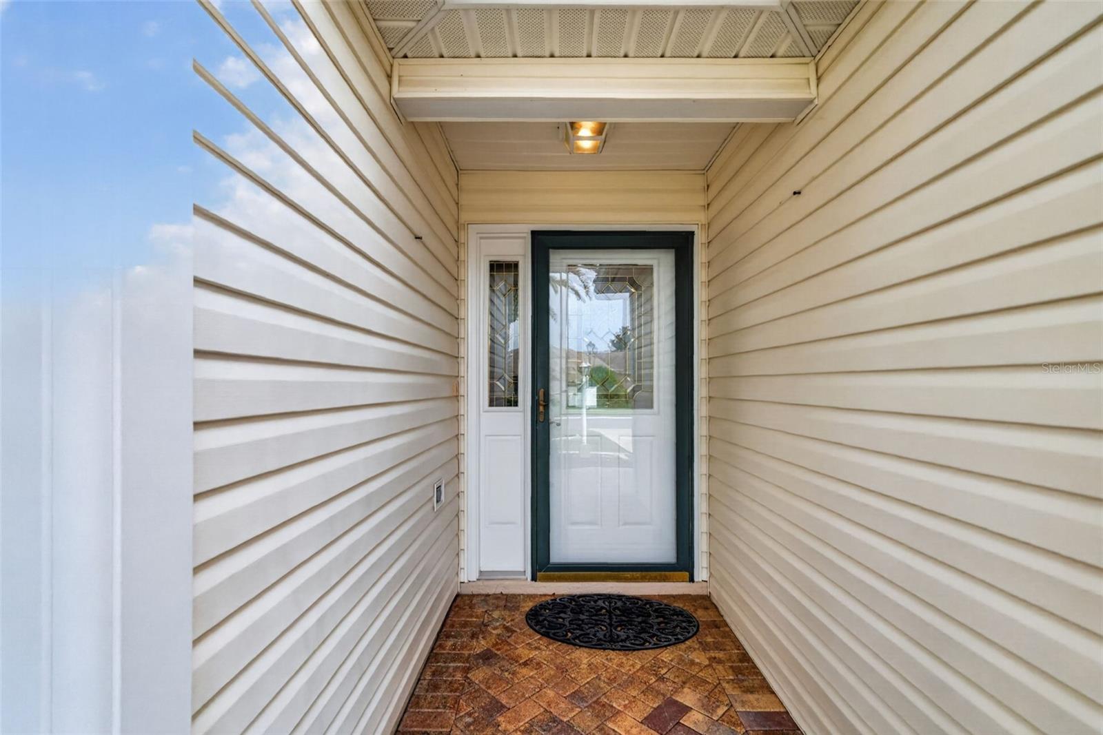 1557 OAK FOREST DRIVE