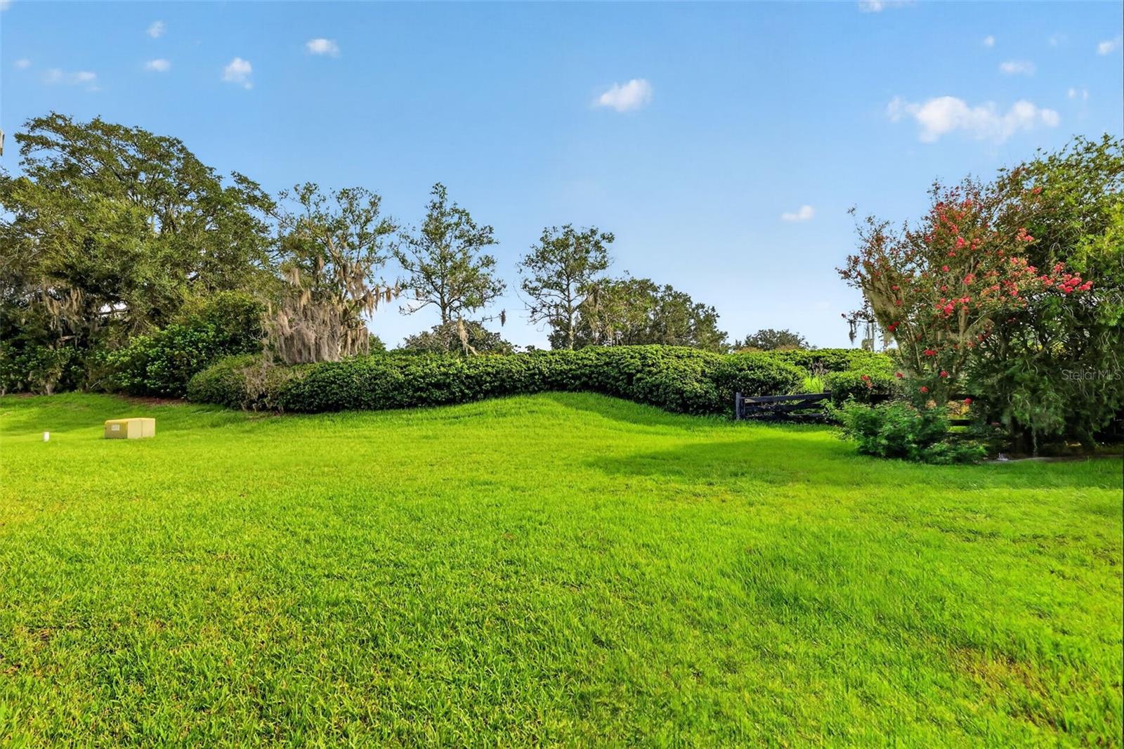 1557 OAK FOREST DRIVE