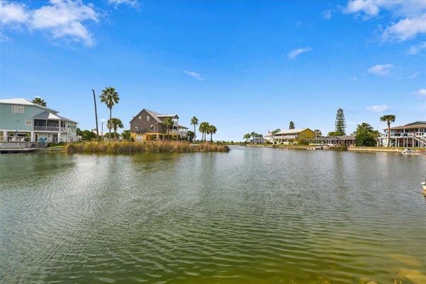 3425 CRAPE MYRTLE DR, HERNANDO BEACH, FL 34607 - Image 8b8ee74fbcdf78336c4351ff694dadf7/3608849995