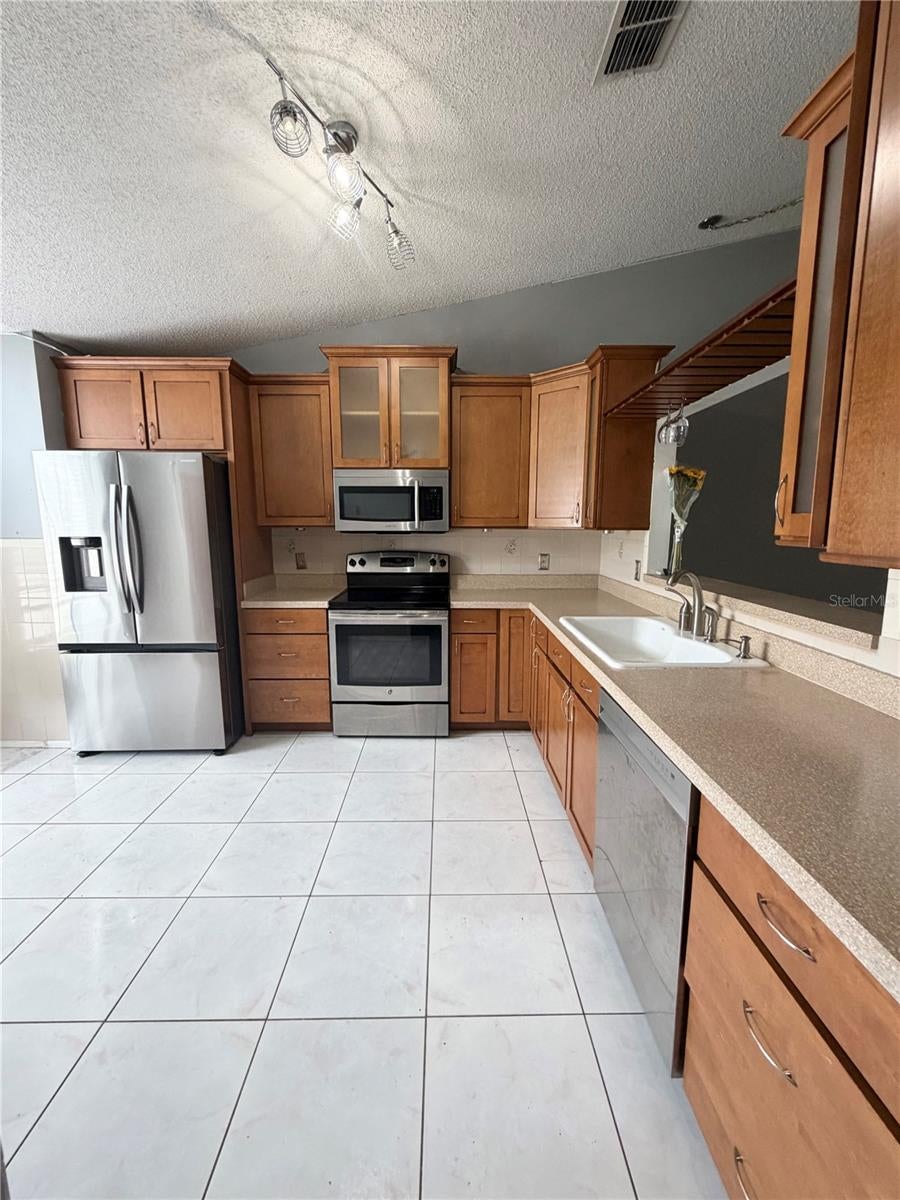 2136 OPAL DRIVE