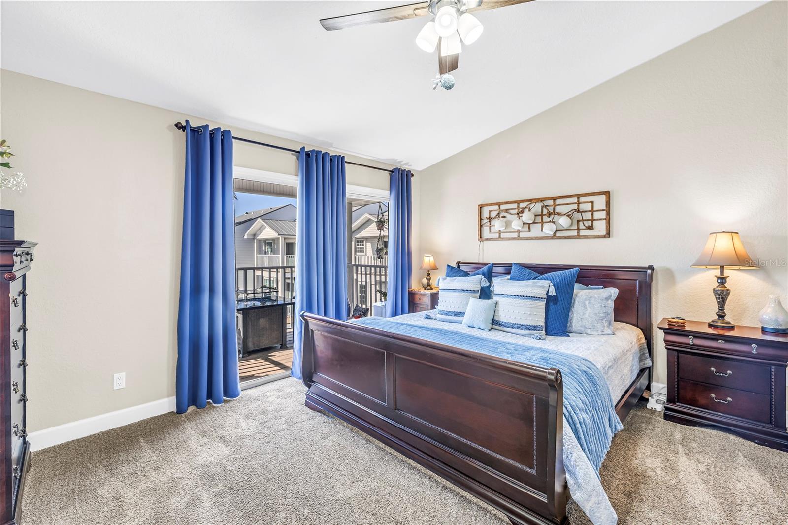 TIDES VILLAGE - CONCOURSE - Residential