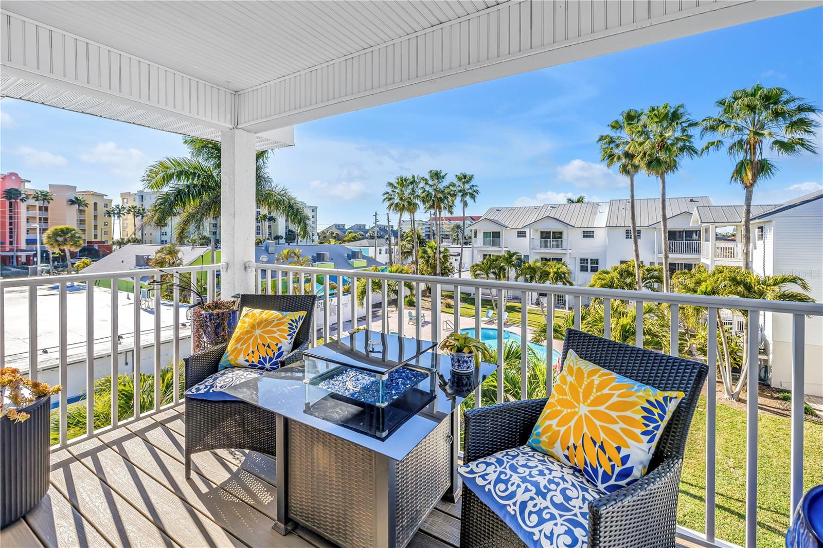 TIDES VILLAGE - CONCOURSE - Residential