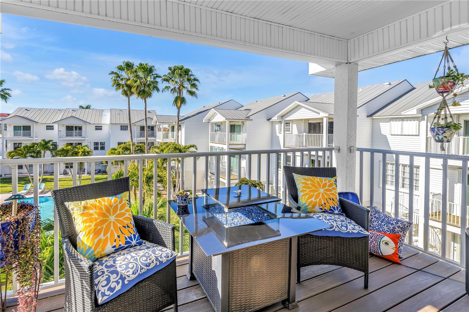 TIDES VILLAGE - CONCOURSE - Residential