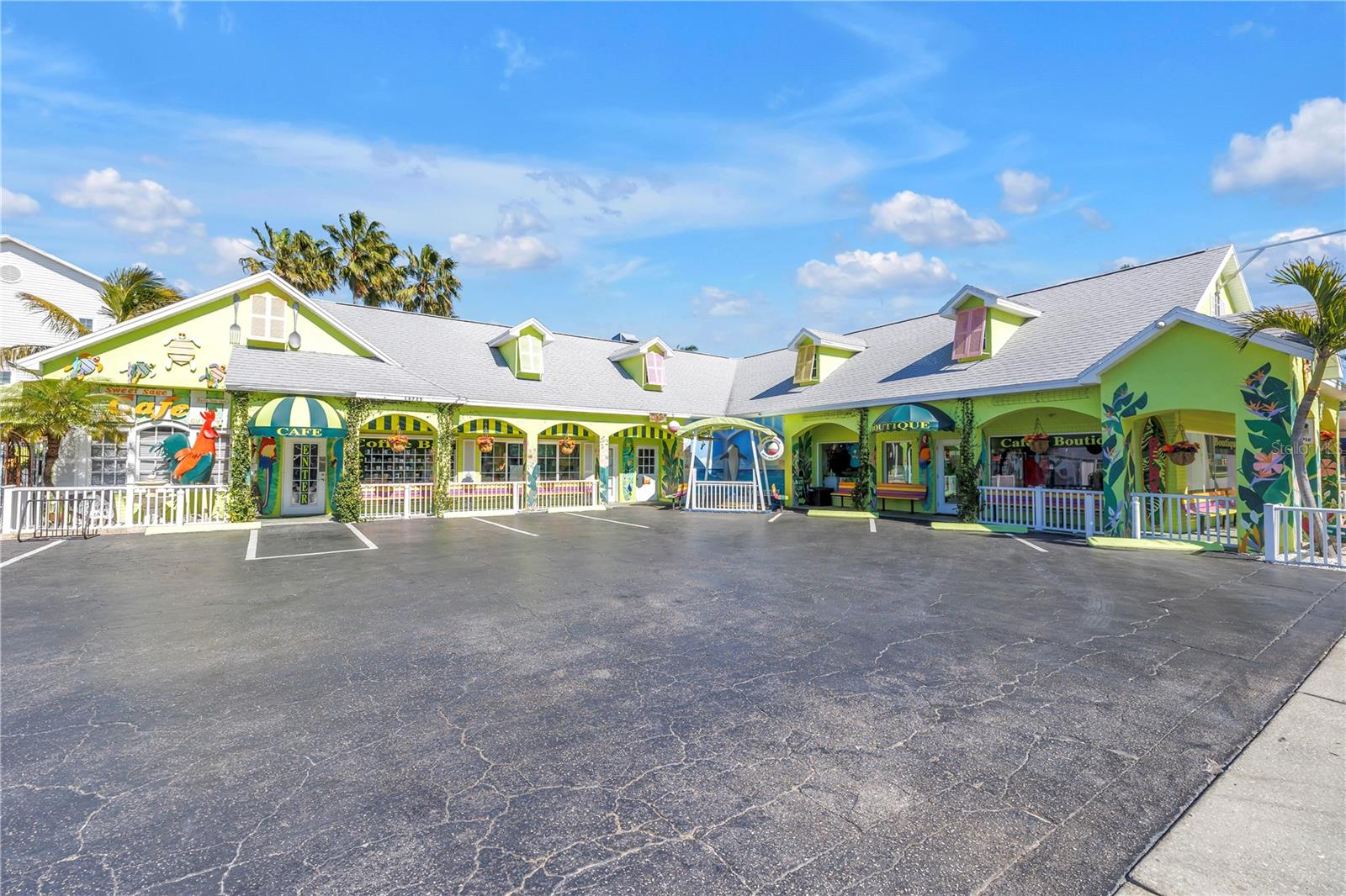 TIDES VILLAGE - CONCOURSE - Residential