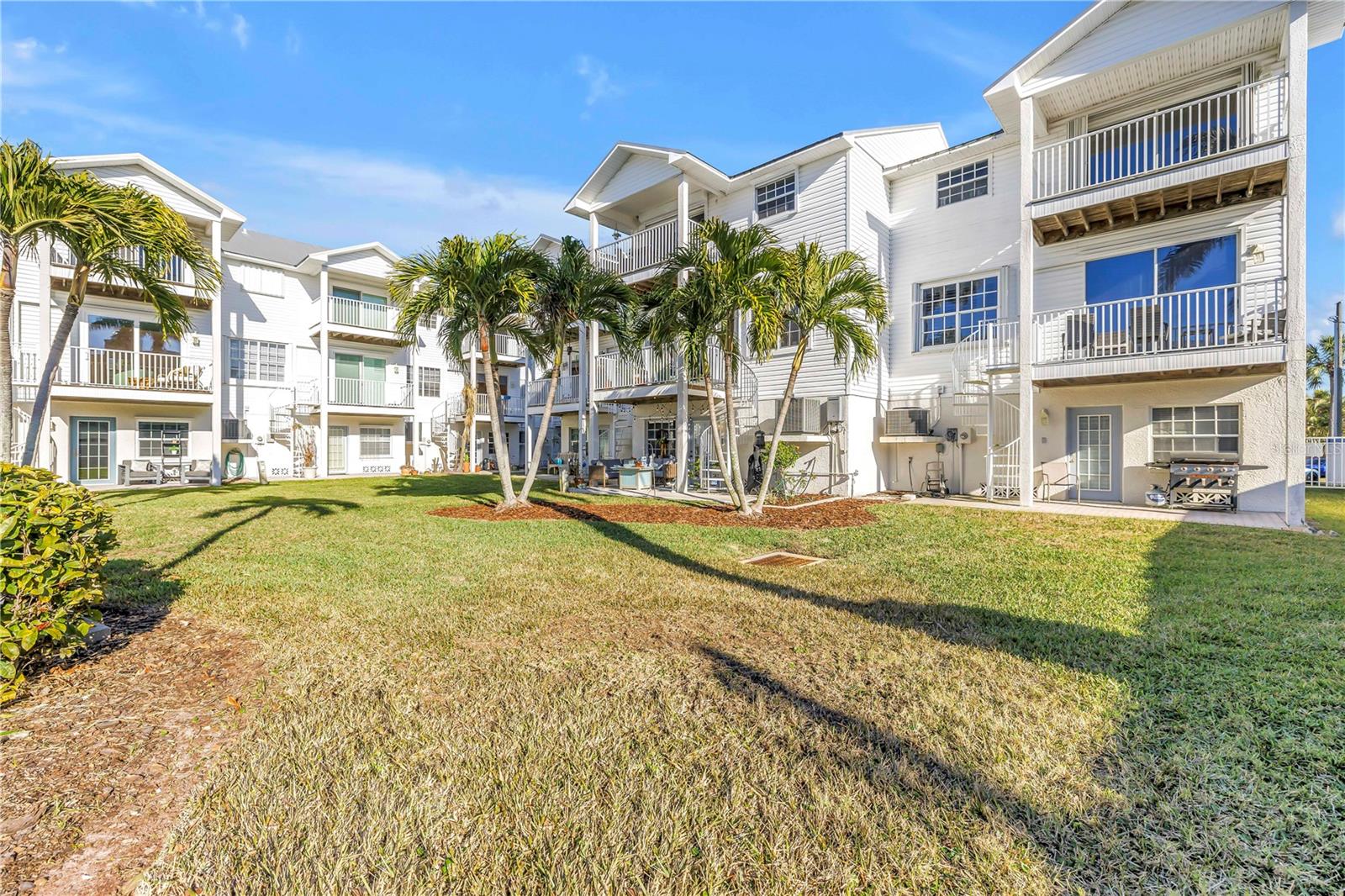 TIDES VILLAGE - CONCOURSE - Residential