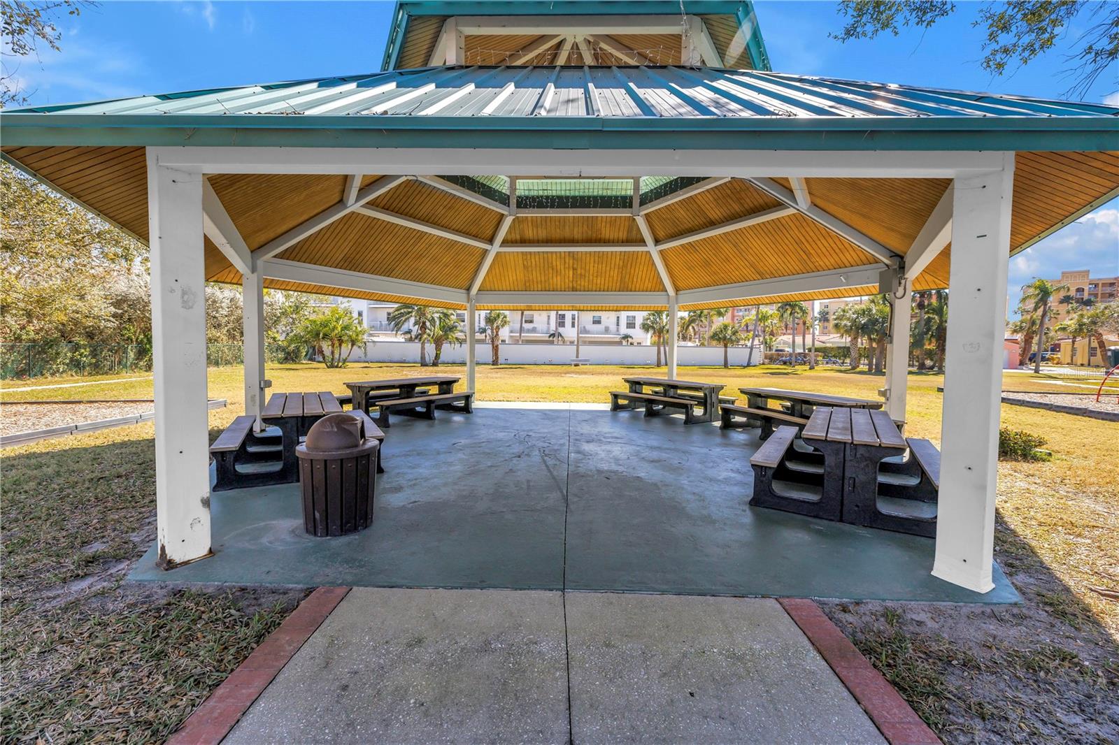 TIDES VILLAGE - CONCOURSE - Residential