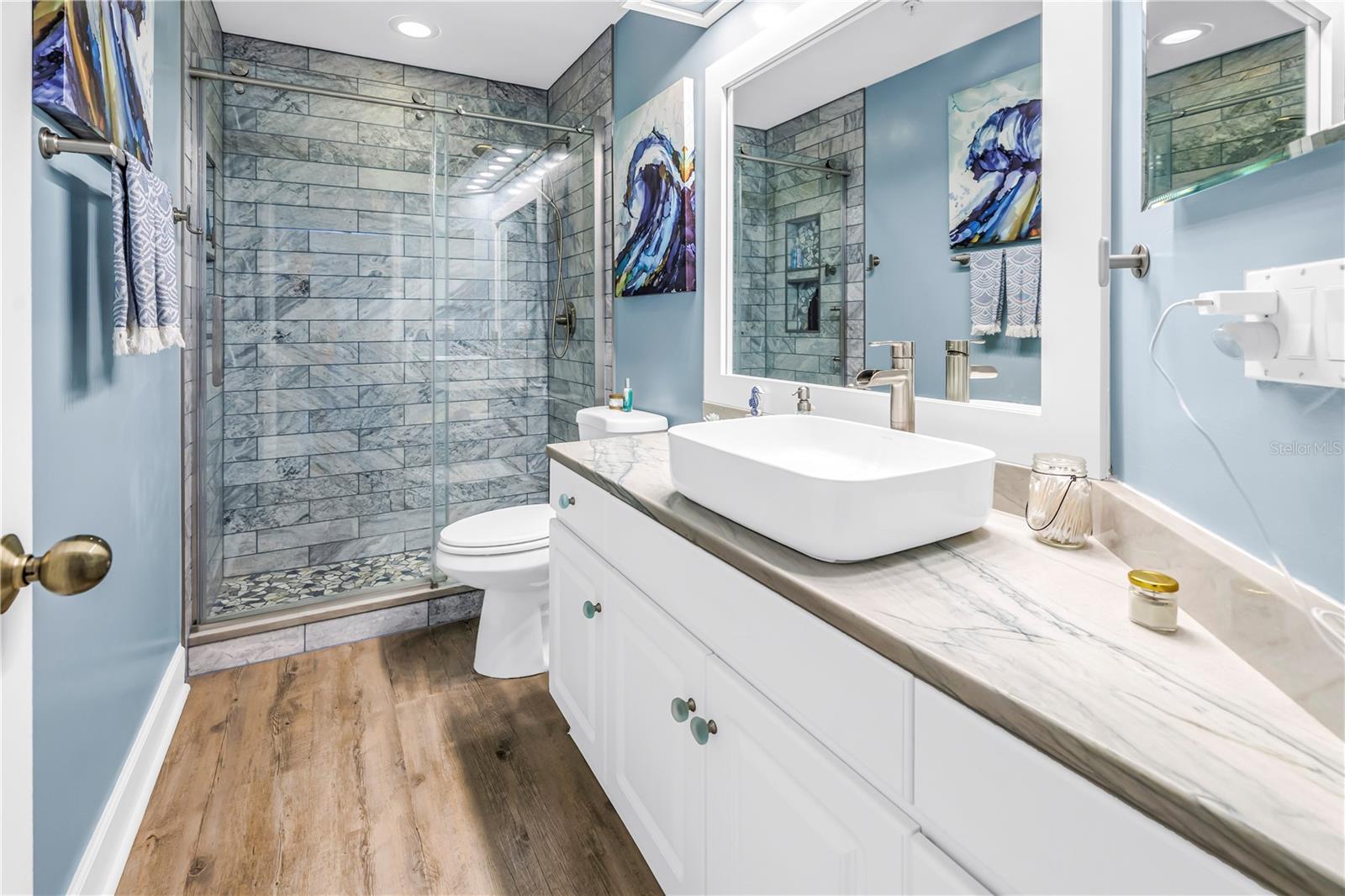 TIDES VILLAGE - CONCOURSE - Residential