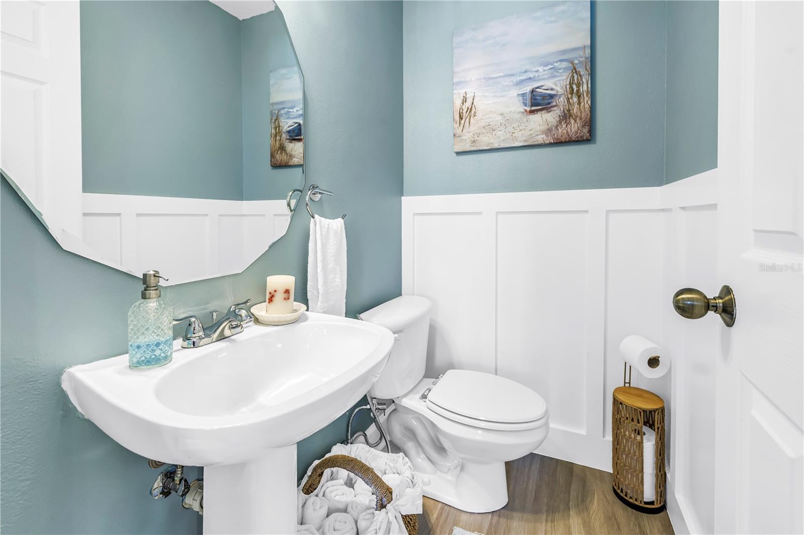 TIDES VILLAGE - CONCOURSE - Residential