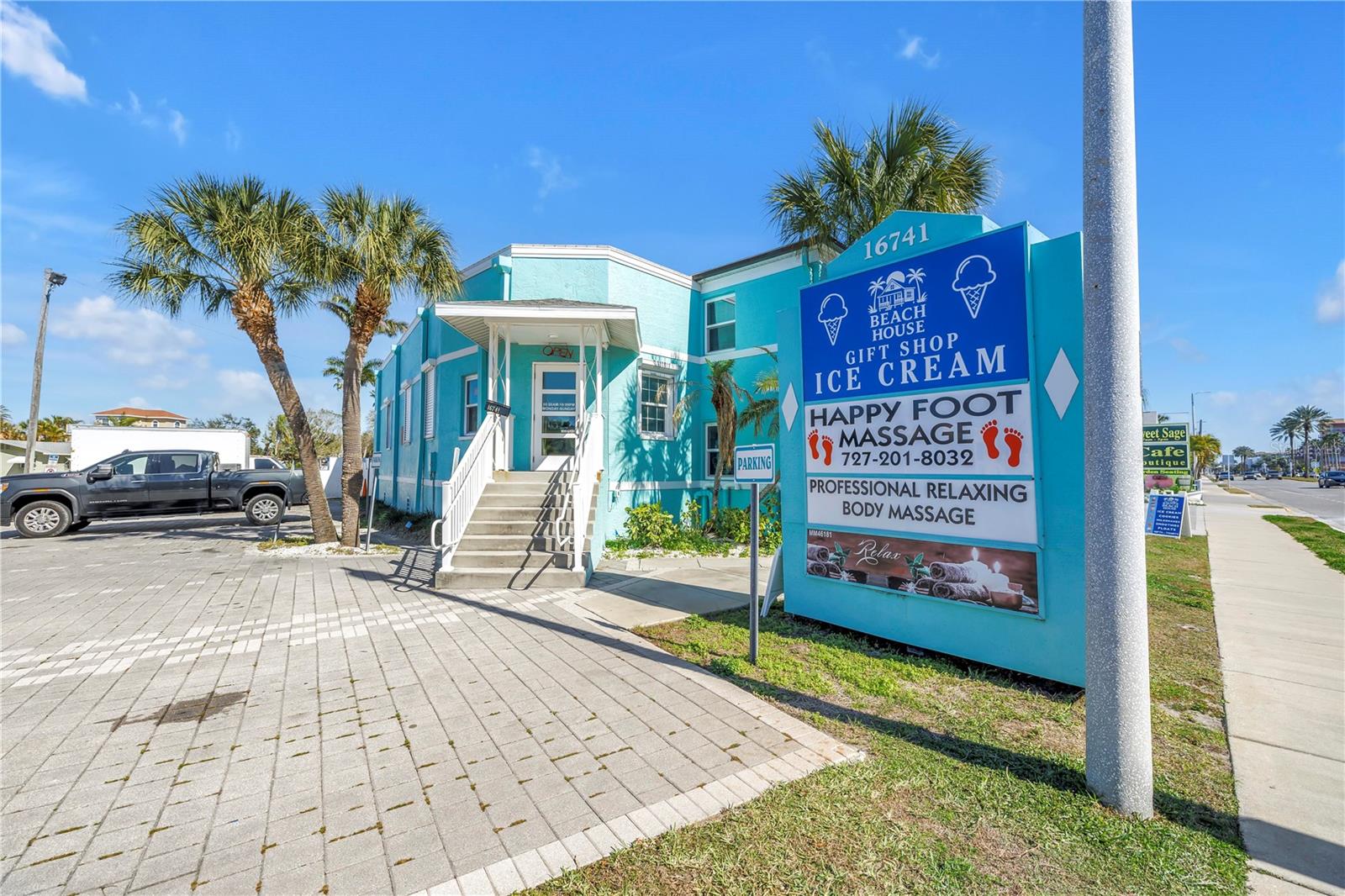 TIDES VILLAGE - CONCOURSE - Residential