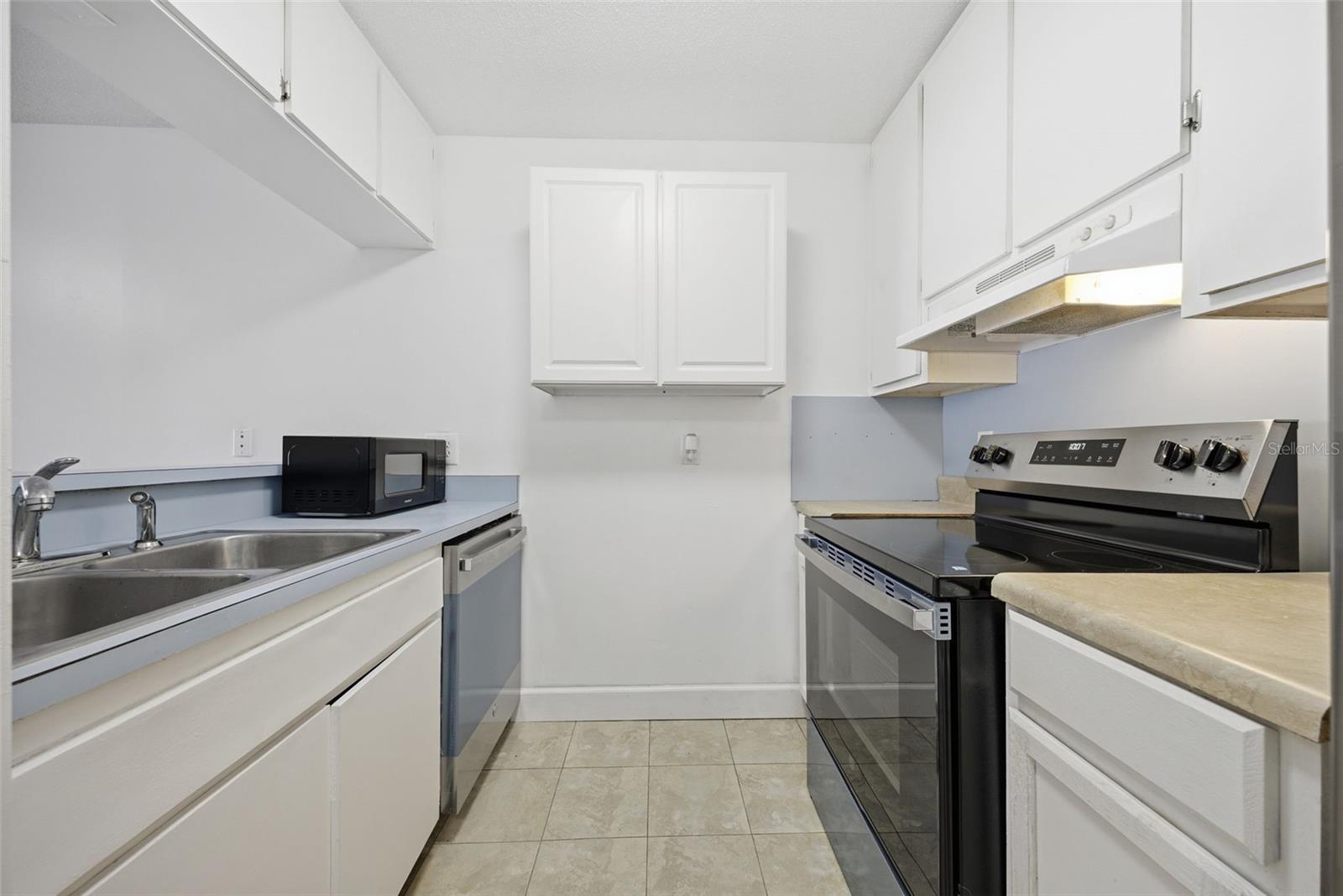 SANDY COVE LAKELAND & SANDY COVE LAKELAND ADD 01 - Residential