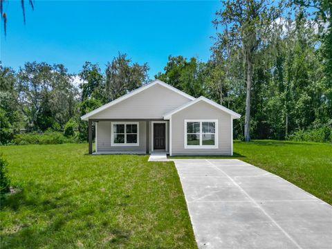 Photo of 919 Cr 482c, Lake Panasoffkee, FL 33538 (MLS # G5108517)