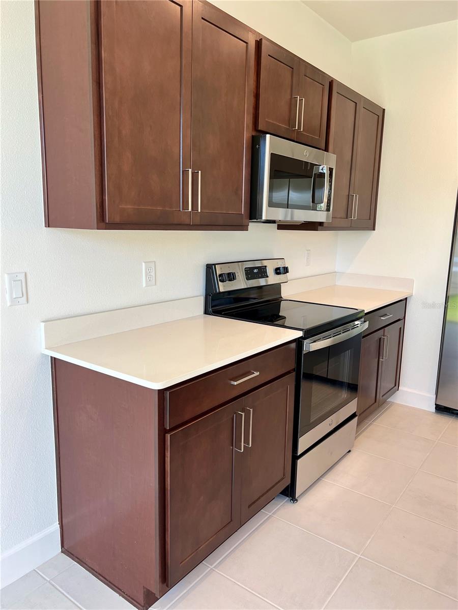 TOWNHOMES AT RIVERS EDGE - Residential Lease