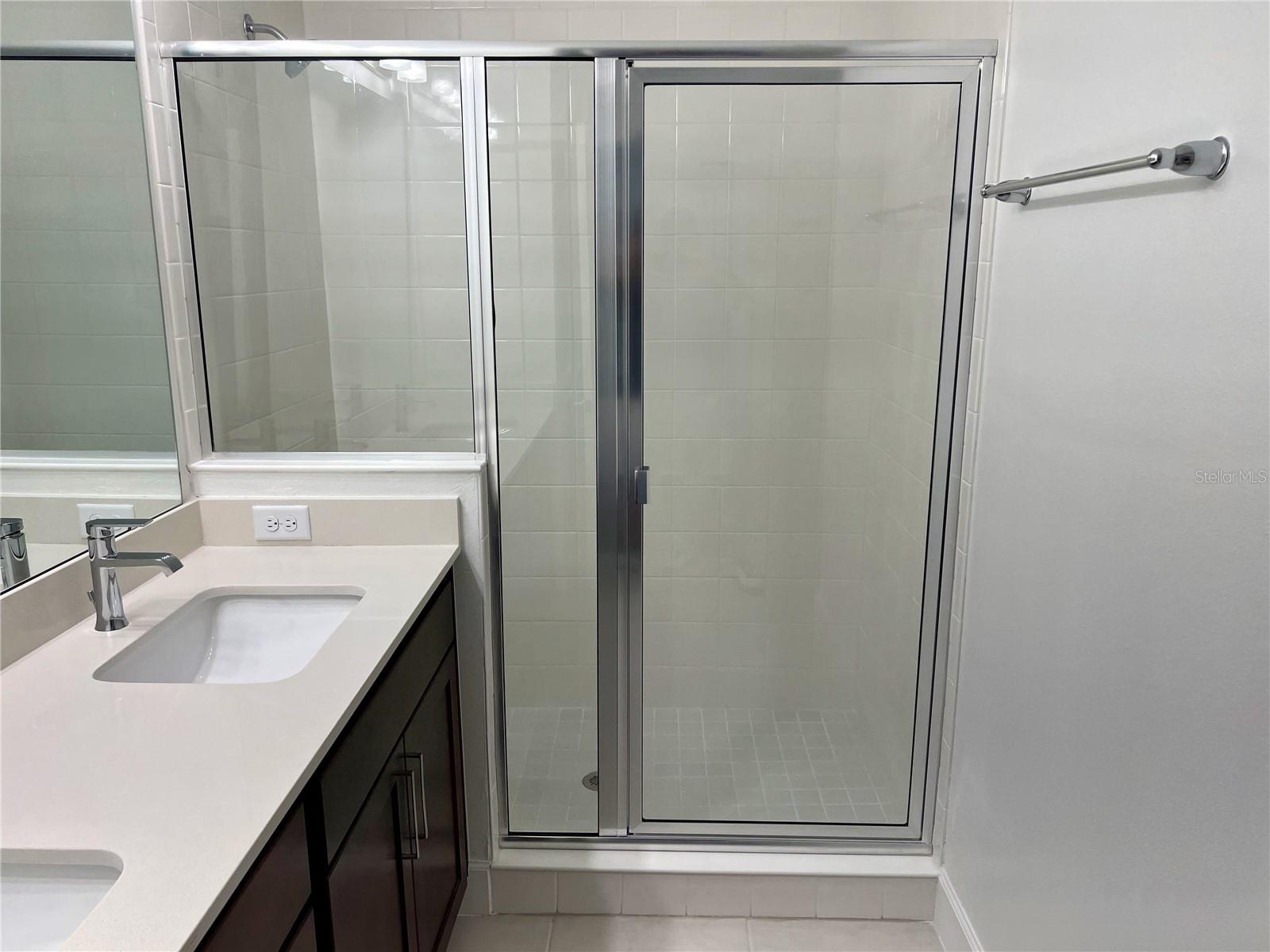 TOWNHOMES AT RIVERS EDGE - Residential Lease