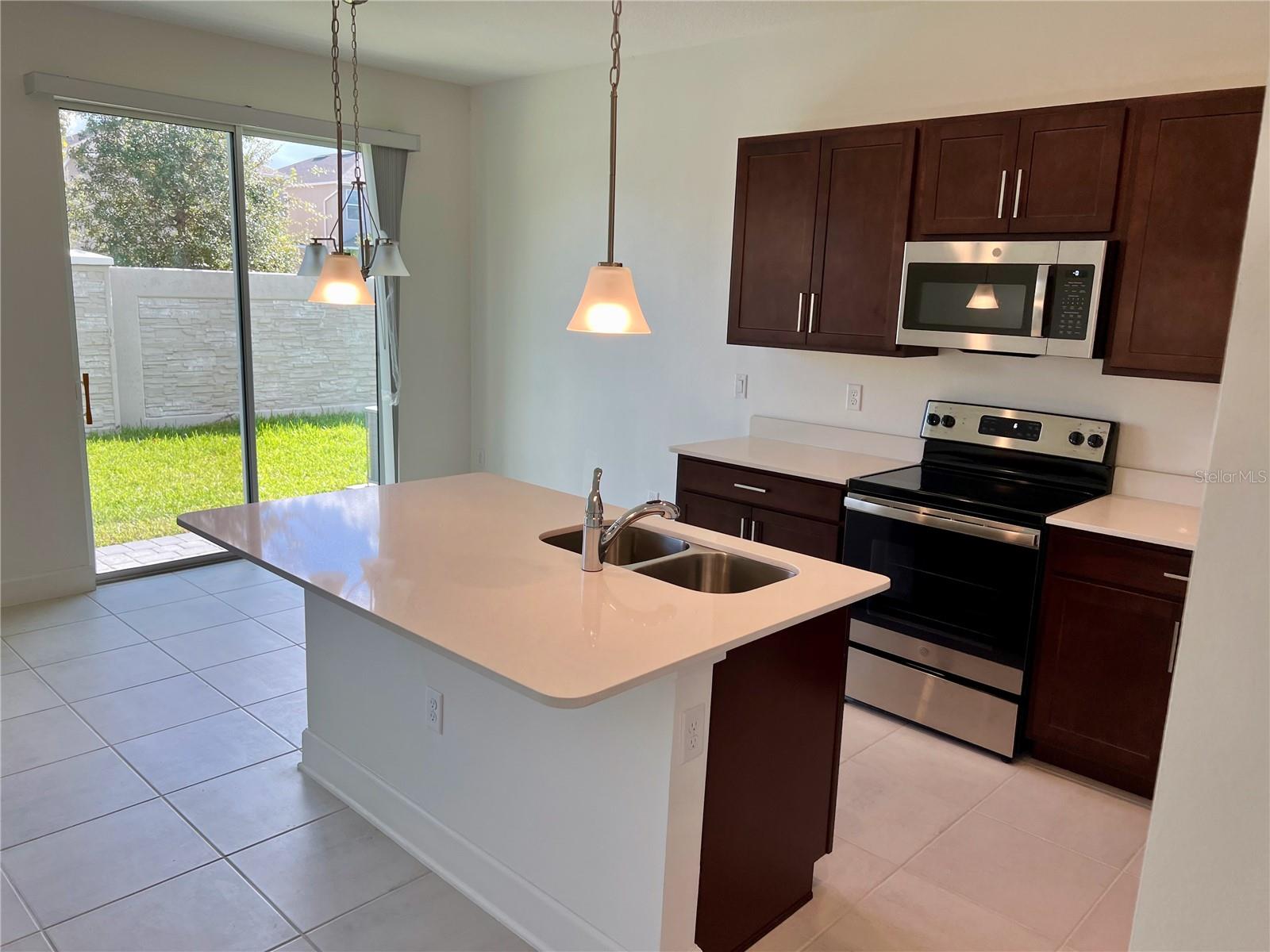 TOWNHOMES AT RIVERS EDGE - Residential Lease