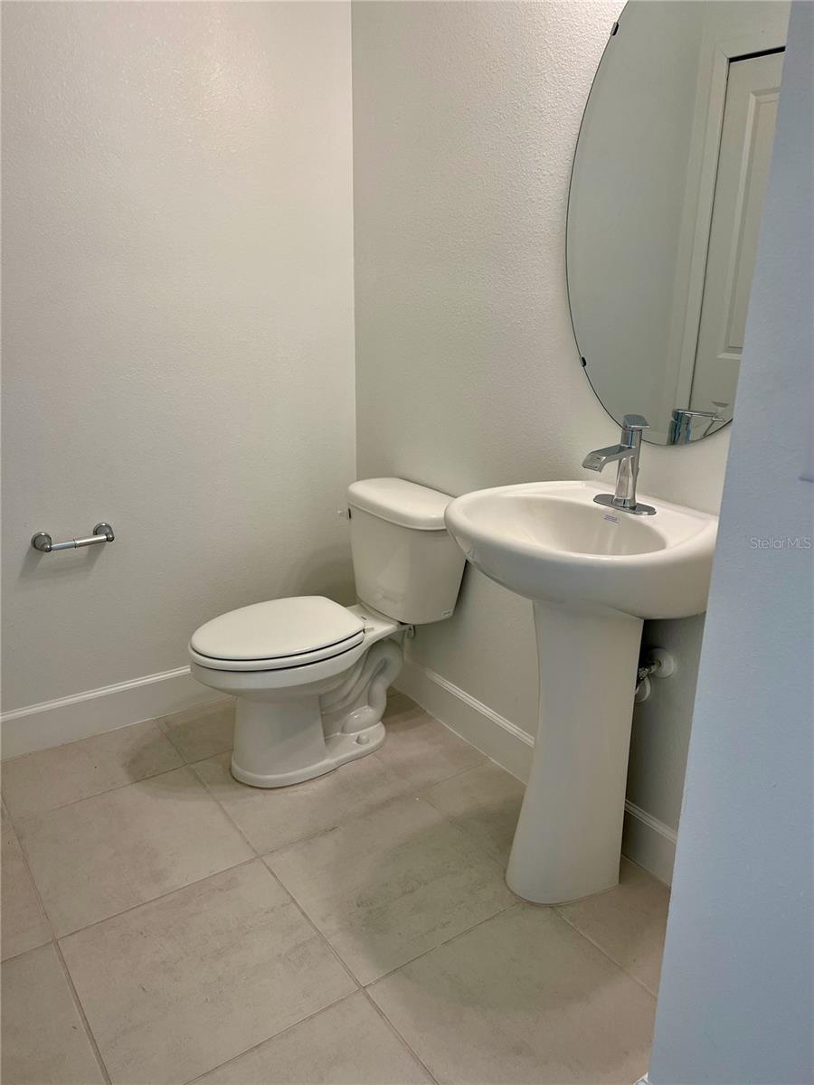 TOWNHOMES AT RIVERS EDGE - Residential Lease