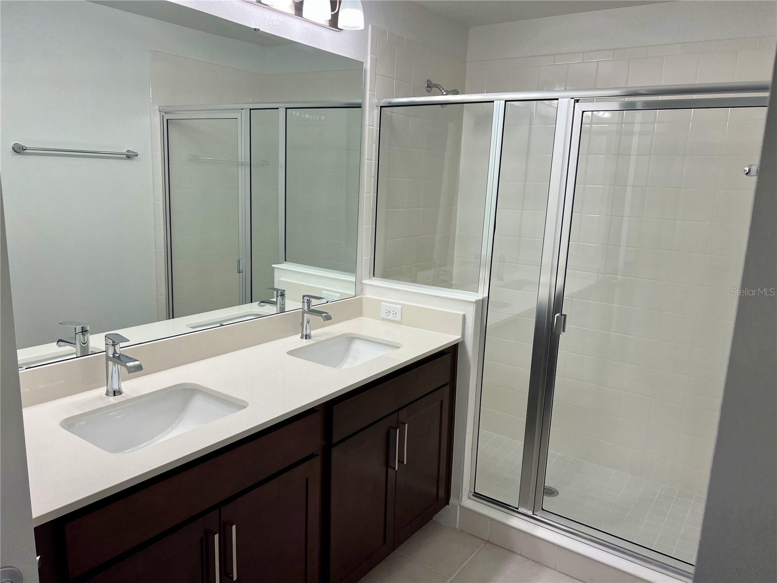 TOWNHOMES AT RIVERS EDGE - Residential Lease