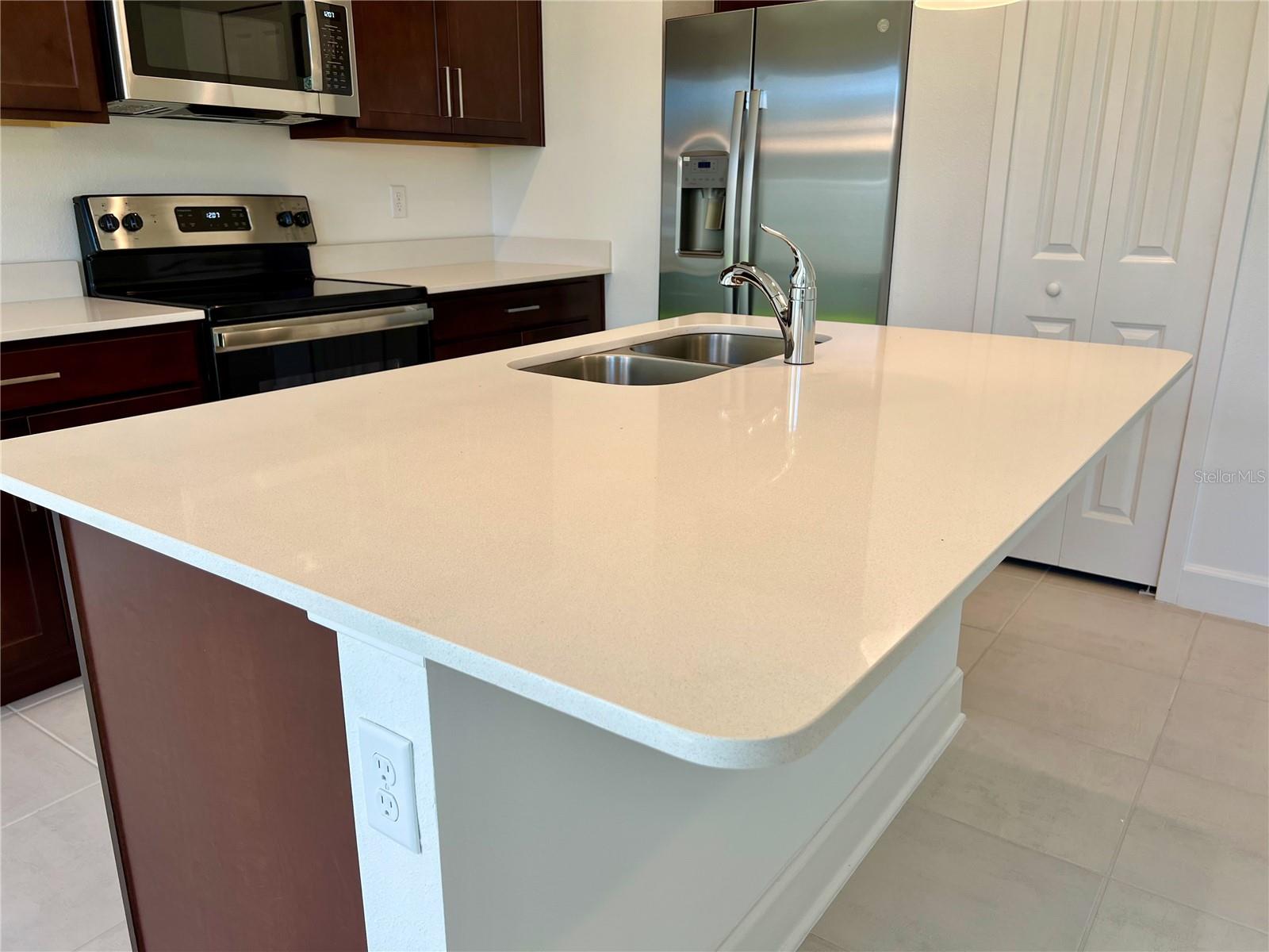 TOWNHOMES AT RIVERS EDGE - Residential Lease