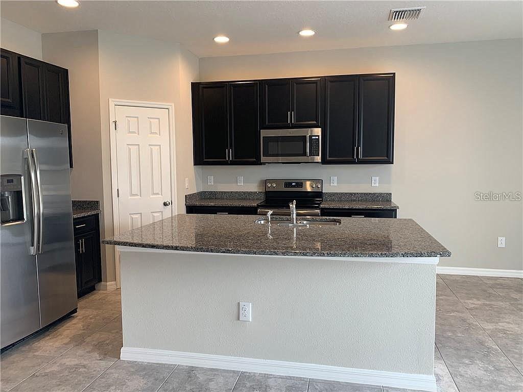 OAK CREEK PARCEL 8 - Residential Lease