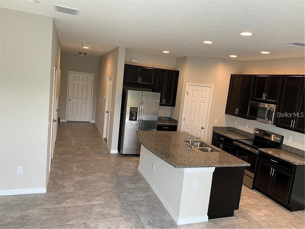 OAK CREEK PARCEL 8 - Residential Lease