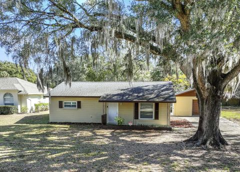 Photo of 31314 Deal Drive, Sorrento, FL 32776 (MLS # O6377831)