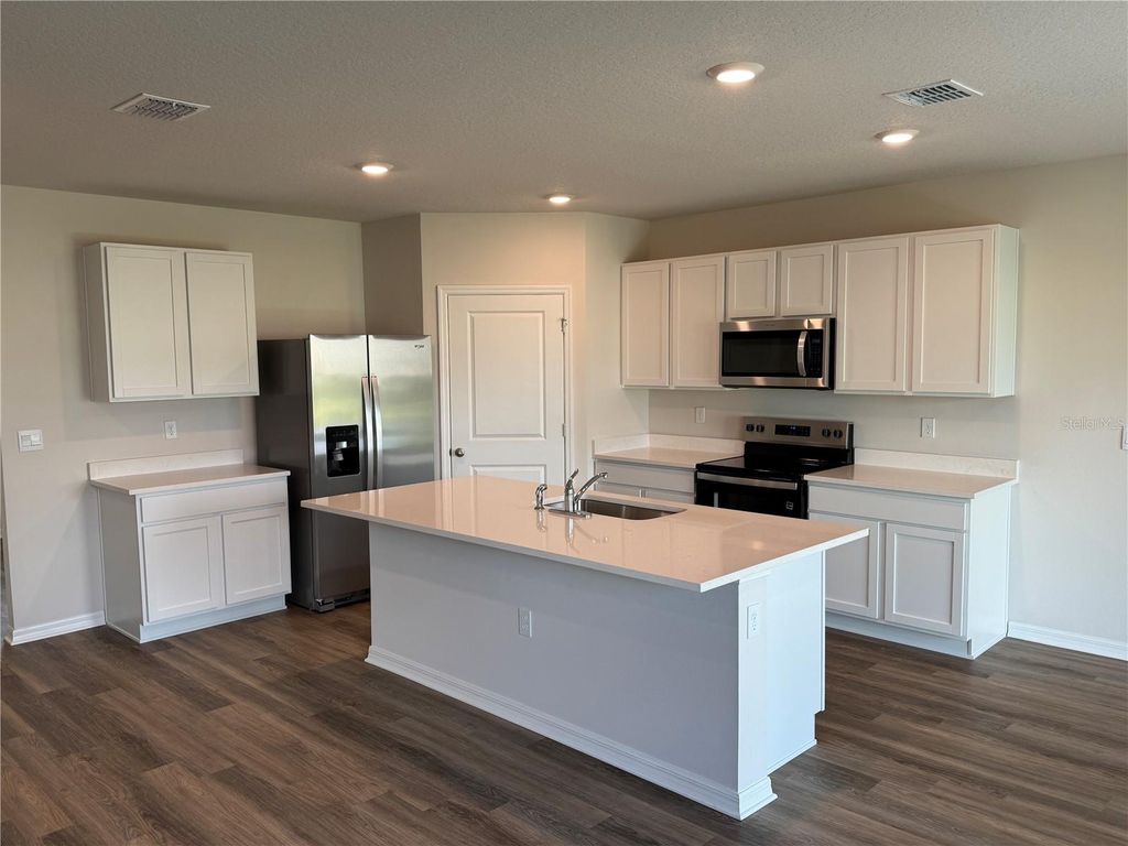 Photo of 18313 Canopy Place, Lakewood Ranch, FL 34211 (MLS # A4652944)