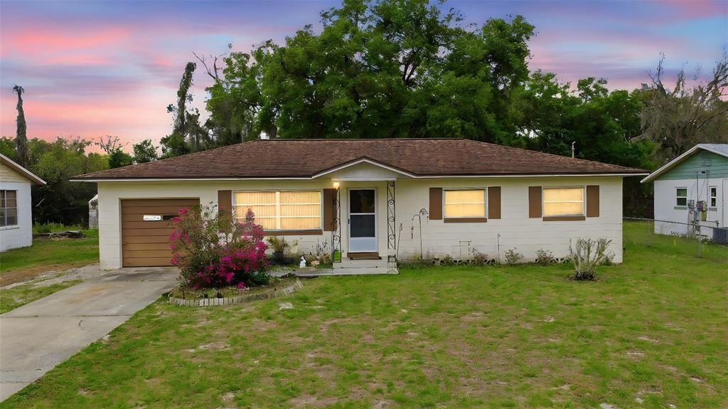 Photo of 1410 Talton Avenue, Deland, FL 32720 (MLS # V4947986)
