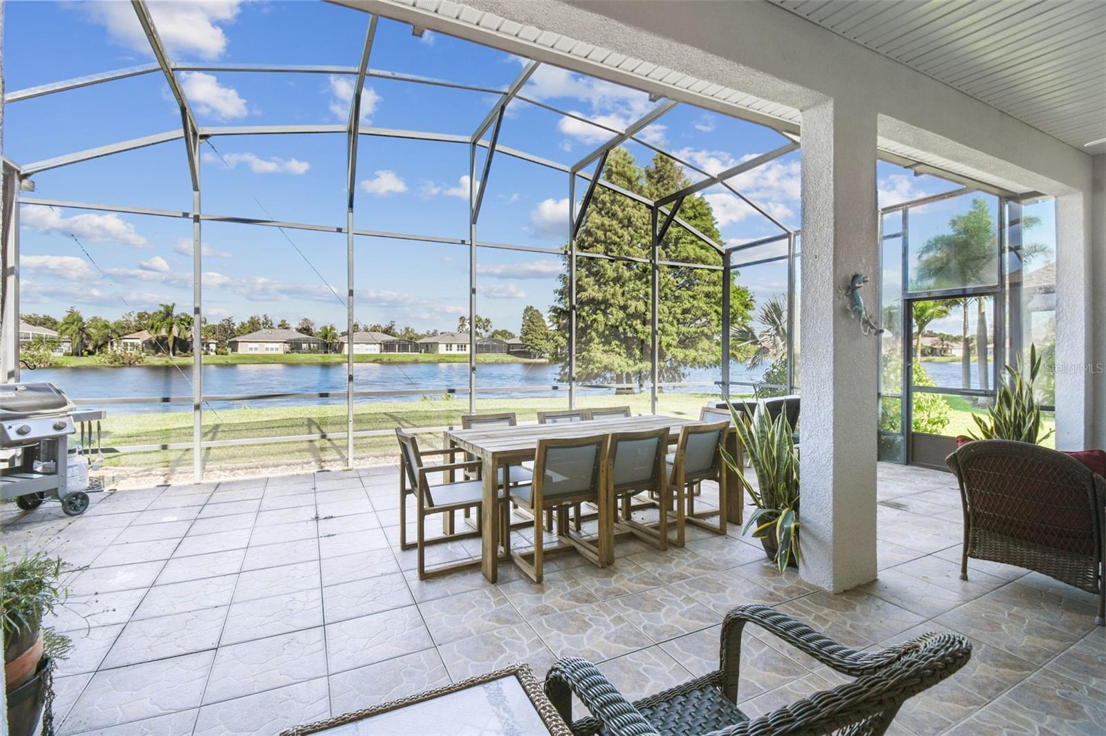 722 SHOREHAVEN DRIVE