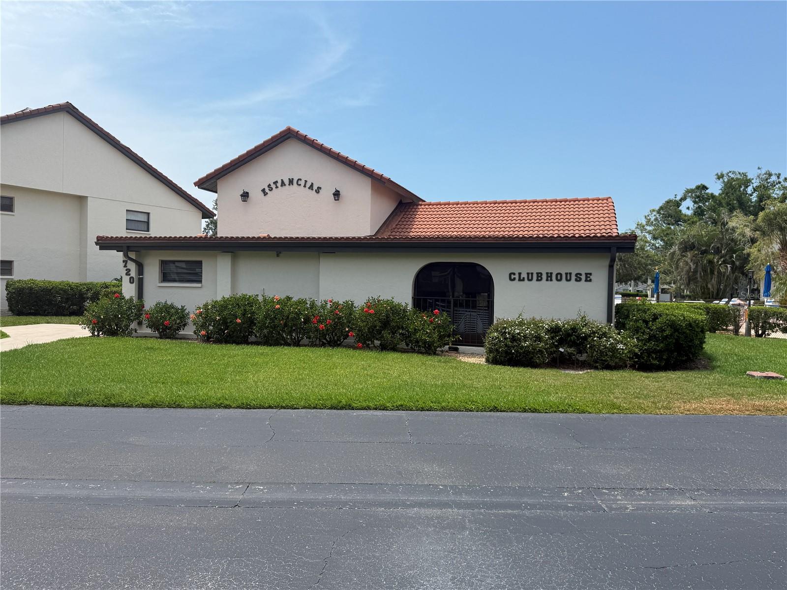 744 AVENIDA ESTANCIA 144