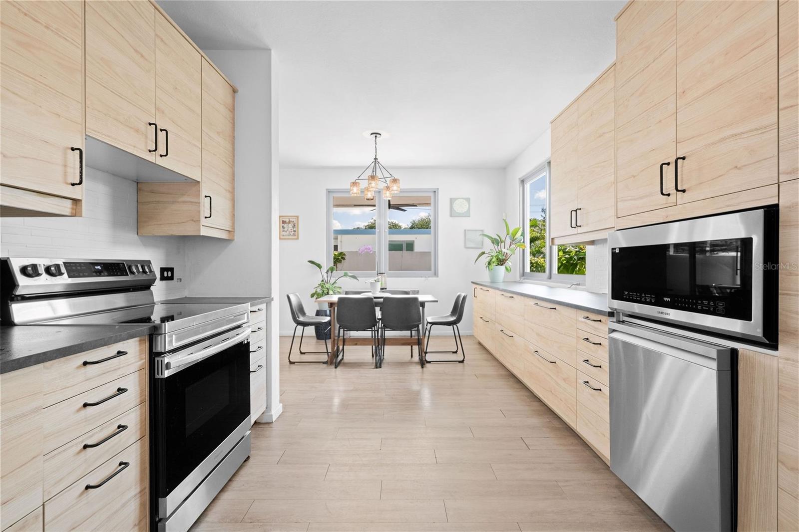 URB. VILLAMAR - Residential