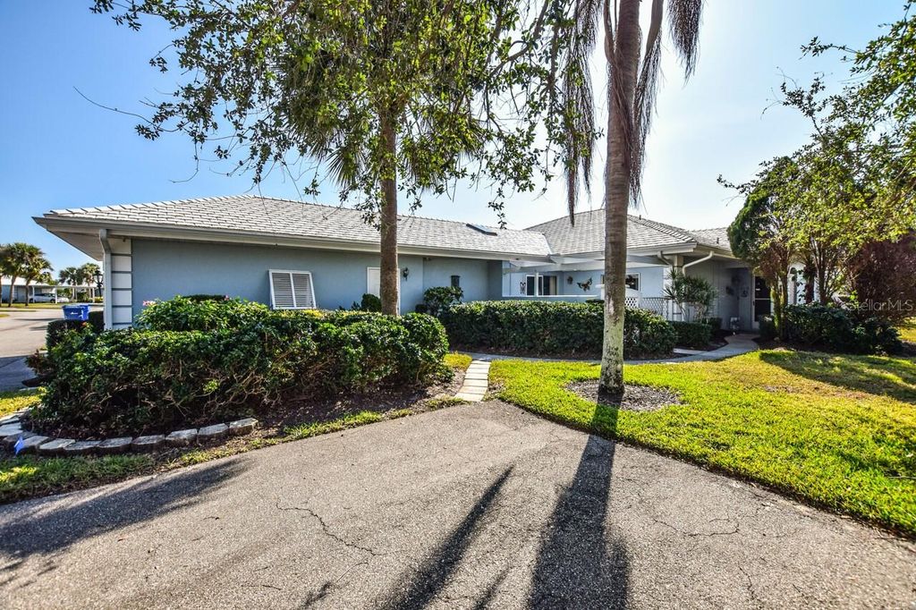 Photo of 450 Wexford Circle #106, Venice, FL 34293 (MLS # N6140626)