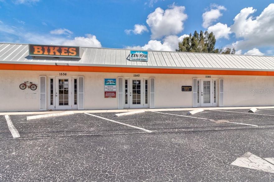 Commercial office space available December 1st,2023.  Approximately 1000 sq ft., laminate floors through out, 1 bathroom and 2 offices. High traffic count, signage available , water and sewer is included in the rent.