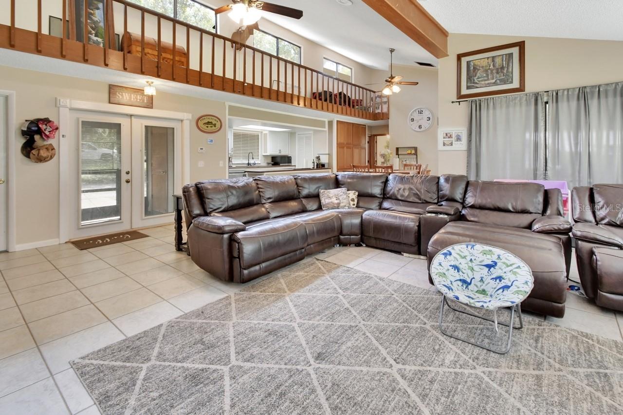 910 BRADDOCK ROAD