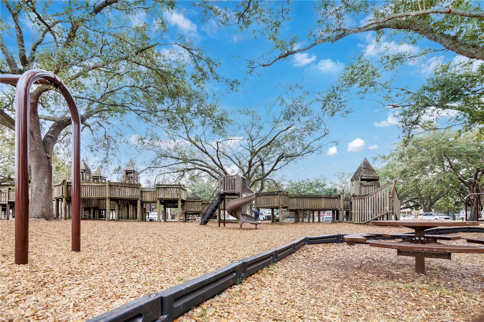 SEVILLE PARK - Residential