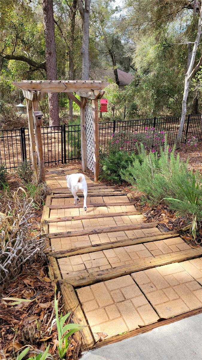 1564 BLUE GRASS BOULEVARD