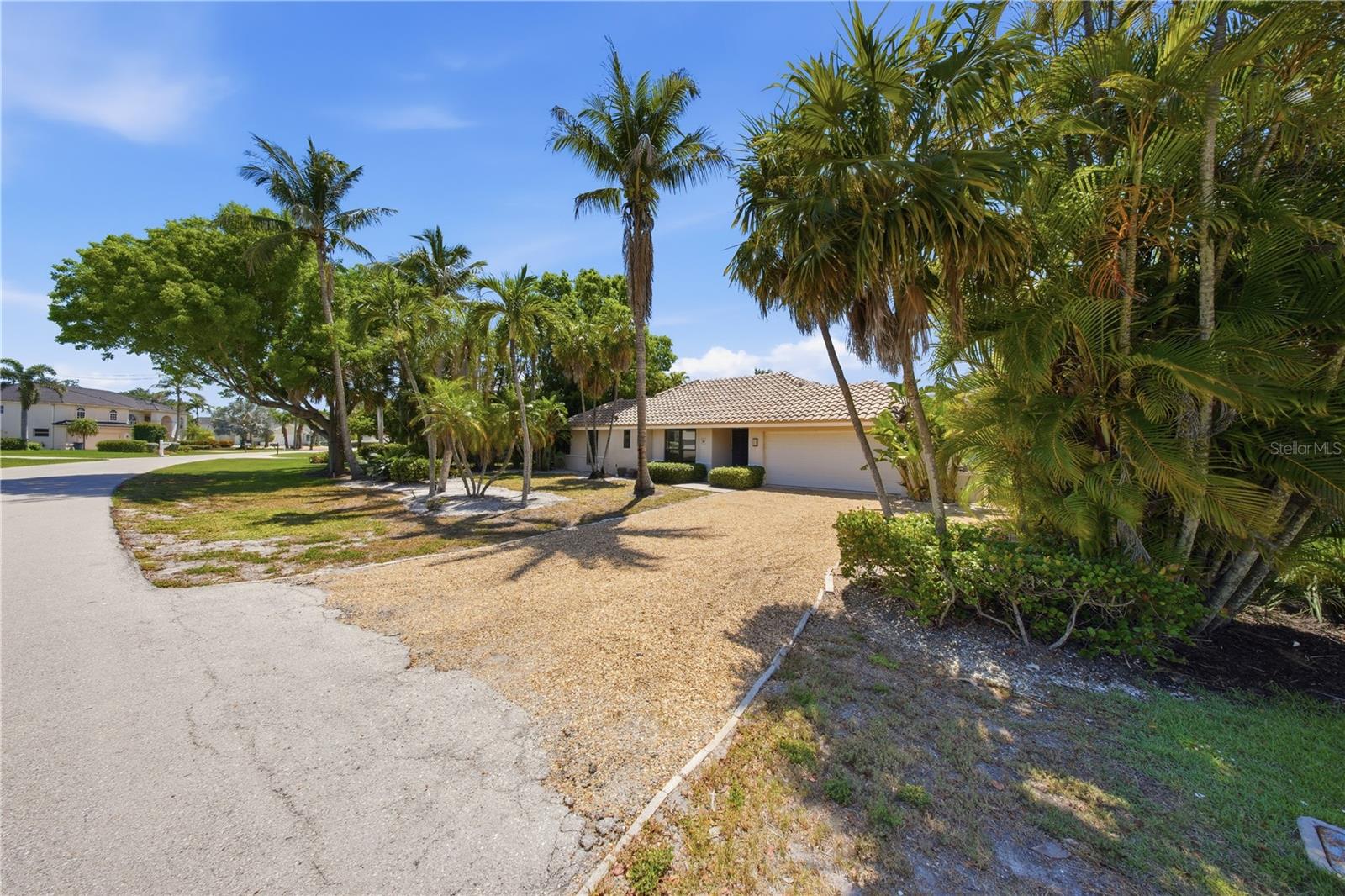 1323 PAR VIEW DRIVE