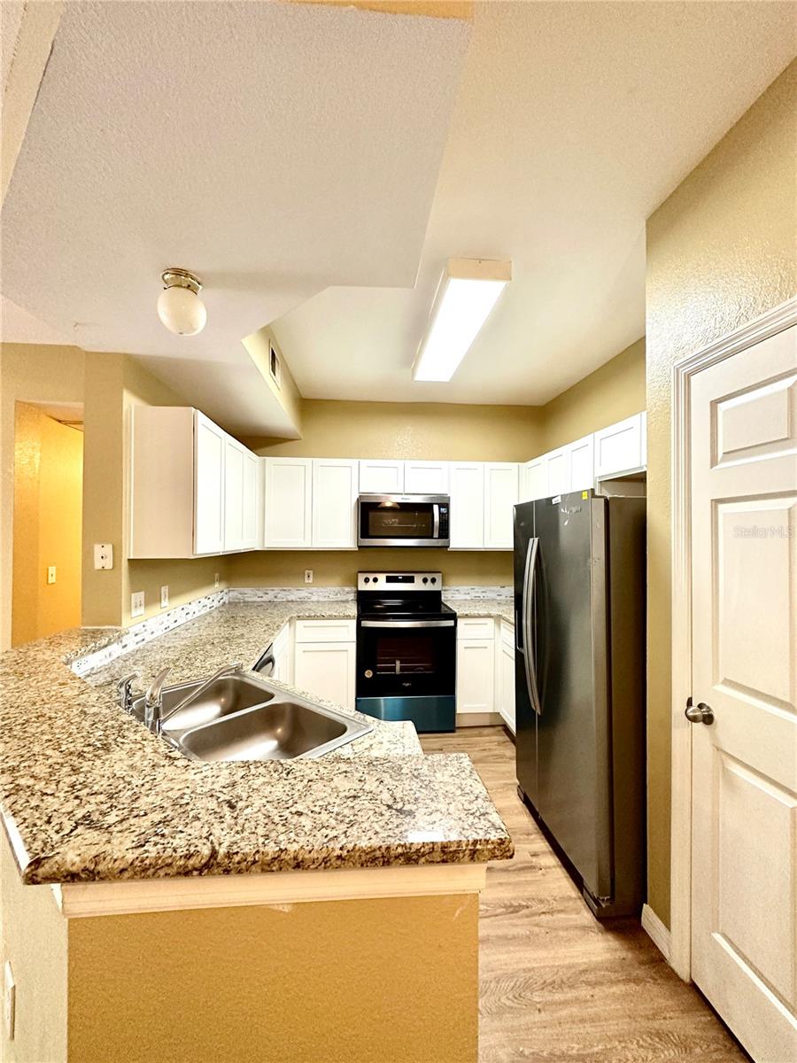 BORDEAUX CONDOMINIUM - Residential Lease