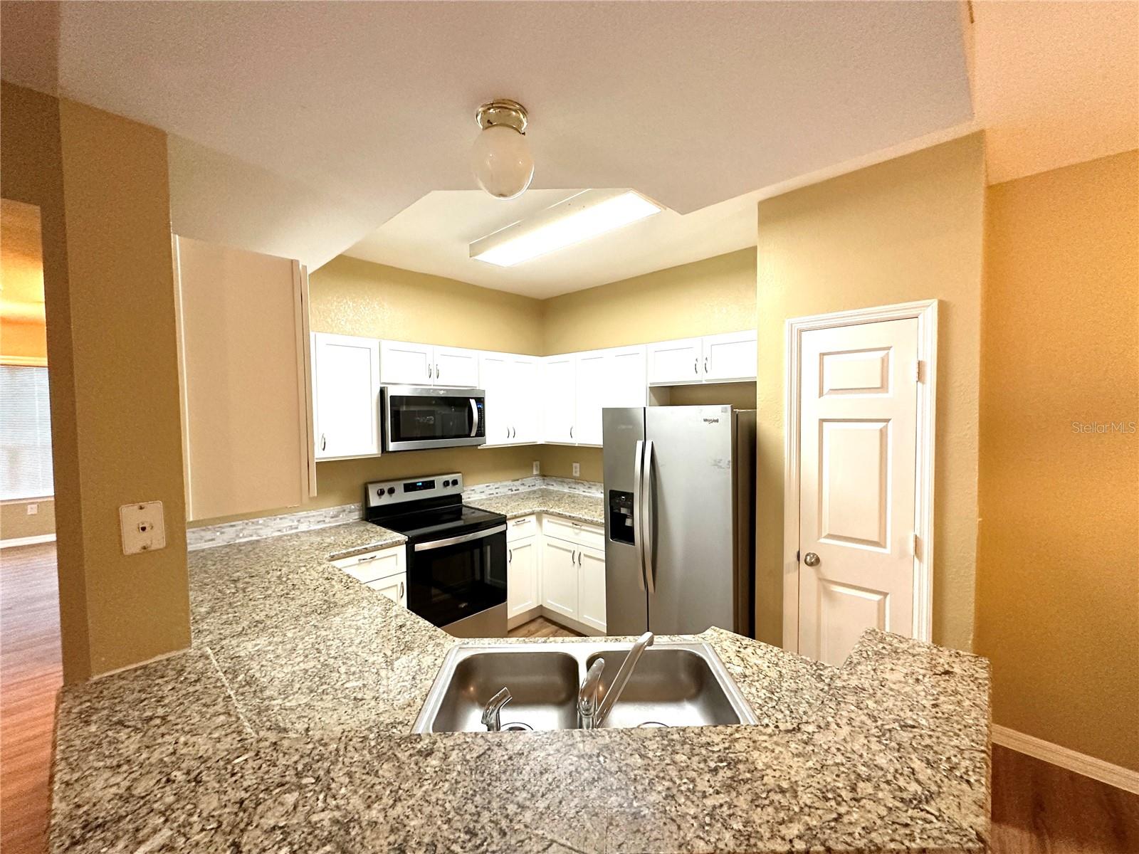 BORDEAUX CONDOMINIUM - Residential Lease
