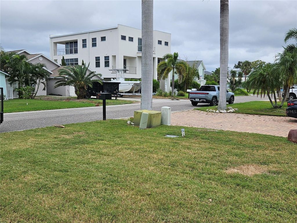 Photo of 109 Wall Street, Redington Shores, FL 33708 (MLS # TB8436288)