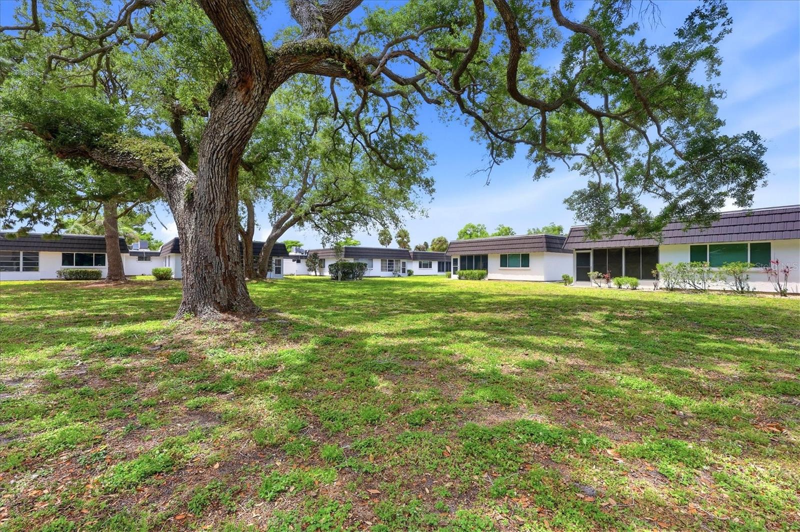 GLEN OAKS RIDGE VILLAS 2 - Residential