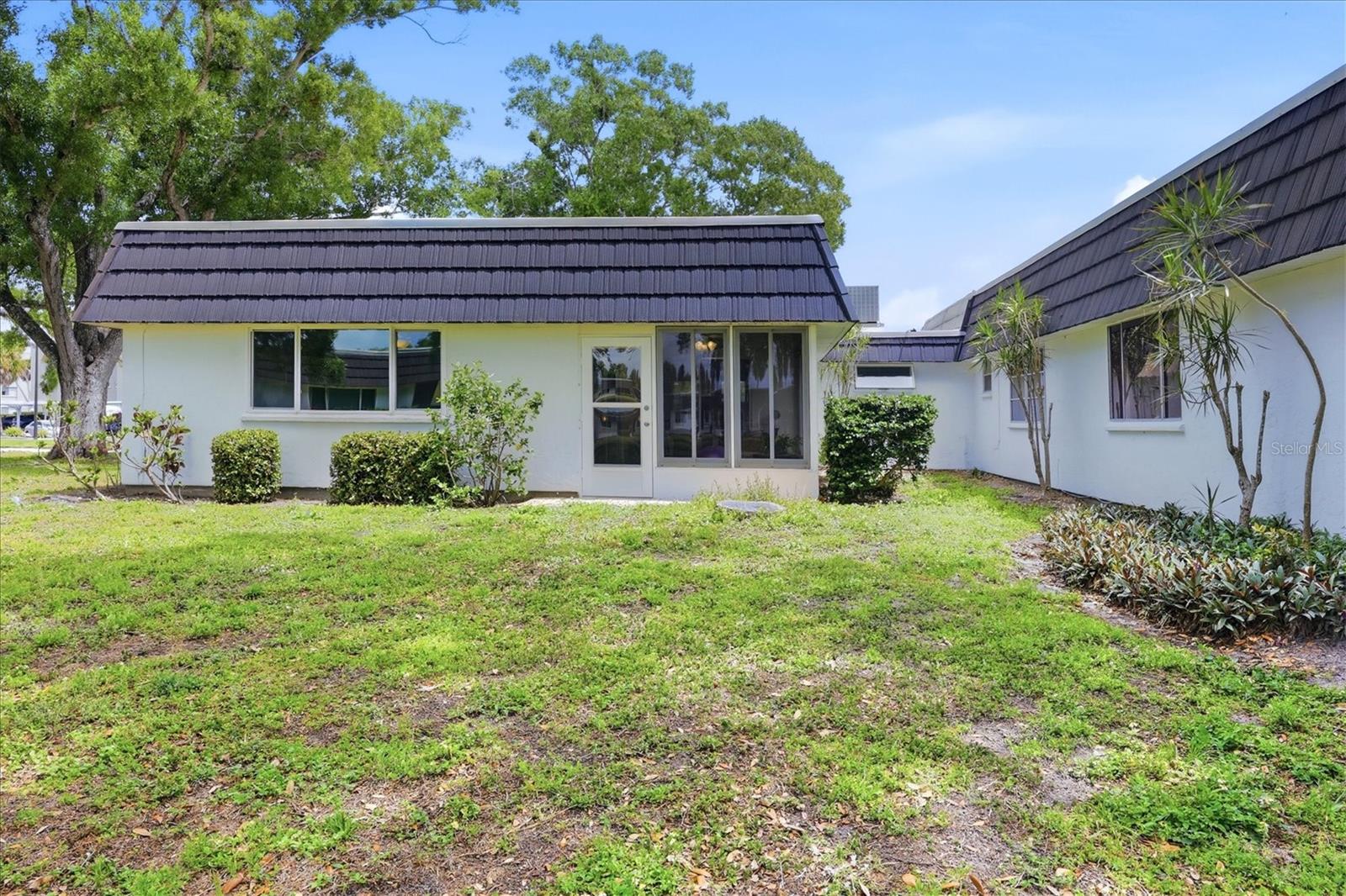 GLEN OAKS RIDGE VILLAS 2 - Residential