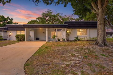 Photo of 1333 Glen Oaks Drive E #135, Sarasota, FL 34232 (MLS # A4689392)