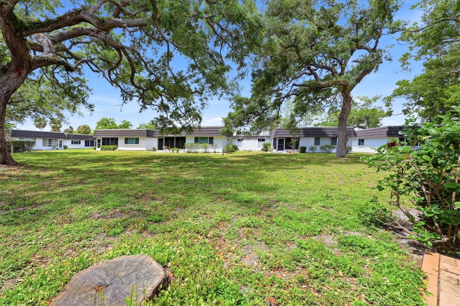 GLEN OAKS RIDGE VILLAS 2 - Residential