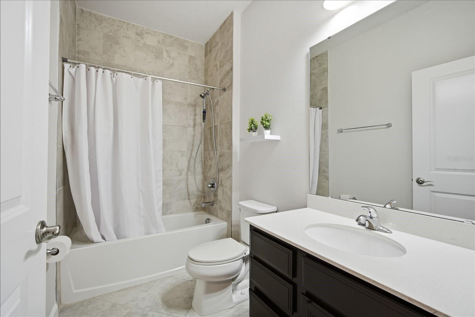 LUCAYA LAKE CLUB PH 4C - Residential
